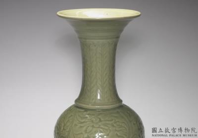 图片[3]-Fengwei everted-rim vase with incised decoration of peony in celadon glaze, Longquan ware, early Ming dynasty, 15th century-China Archive